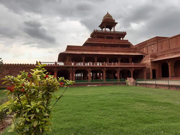 Agra Sightseeing Tour with Fatehpur Sikri