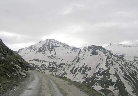 Rohtang Pass Full Day Sightseeing Tour